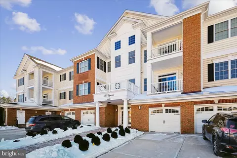 15110 Heather Mill Ln #402, Haymarket, VA 20169