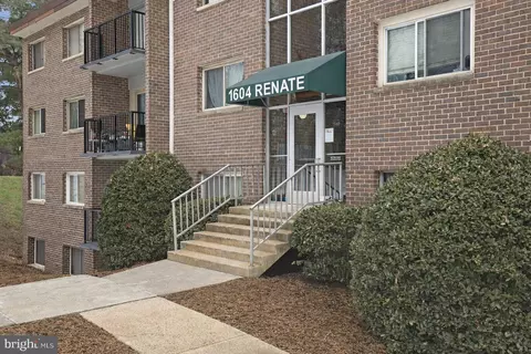 1604 Renate Dr #104, Woodbridge, VA 22192
