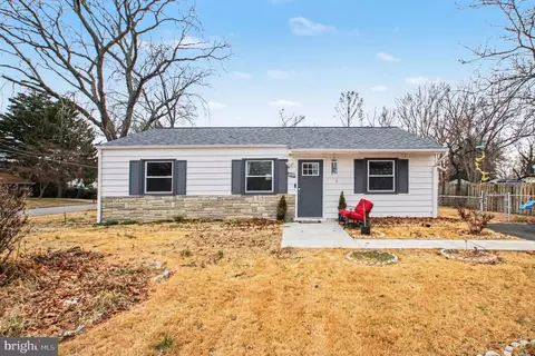 1229 E Longview Dr, Woodbridge, VA 22191