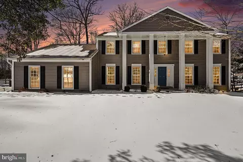 6134 River Forest Dr, Manassas, VA 20112