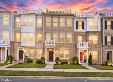 17354 Redshank Rd, Dumfries, VA 22026