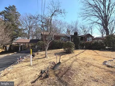 7819 Mclean St, Manassas, VA 20111