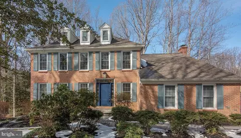 7216 Token Valley Rd, Manassas, VA 20112