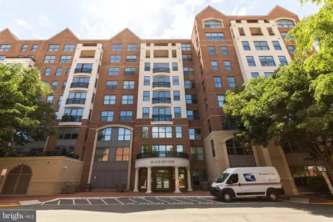 485 Harbor Side St #100, Woodbridge, VA 22191