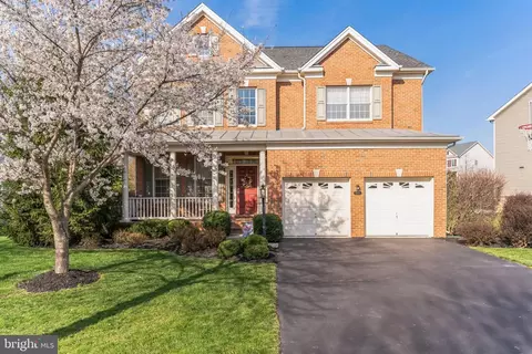 5793 Waterloo Bridge Cir, Haymarket, VA 20169
