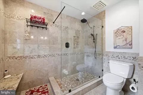 Bath - 14391 Clearview Ave, Gainesville, VA 20155 photo 3 of 5