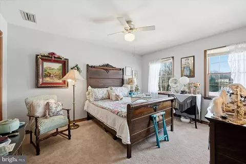 Bedroom - 14391 Clearview Ave, Gainesville, VA 20155 photo 3 of 3