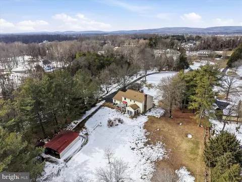 View/Area - 14391 Clearview Ave, Gainesville, VA 20155 photo 3 of 7