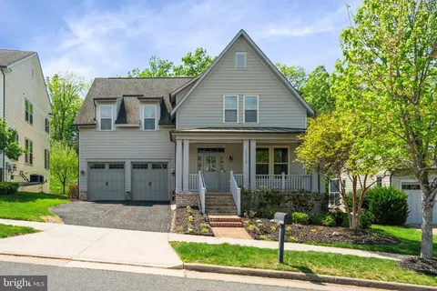 17136 Gullwing Dr, Dumfries, VA 22026