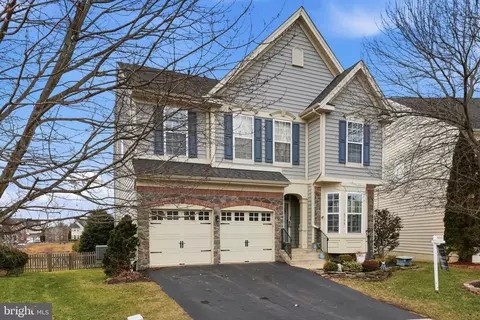 Exterior - 8798 Dancer Ct, Gainesville, VA 20155 photo 2 of 23