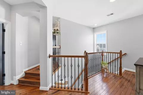 Entry Way - 8798 Dancer Ct, Gainesville, VA 20155 photo 14 of 20