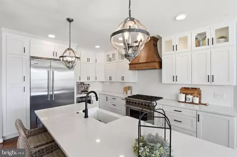 Kitchen - 8798 Dancer Ct, Gainesville, VA 20155 photo 5 of 6