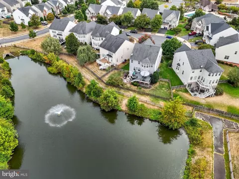 View/Area - 8798 Dancer Ct, Gainesville, VA 20155 photo 4 of 6