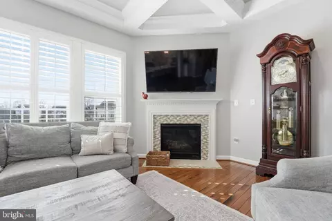 Living - 8798 Dancer Ct, Gainesville, VA 20155 photo 1 of 1