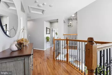 Entry Way - 8798 Dancer Ct, Gainesville, VA 20155 photo 13 of 20