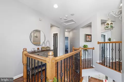 Entry Way - 8798 Dancer Ct, Gainesville, VA 20155 photo 12 of 20