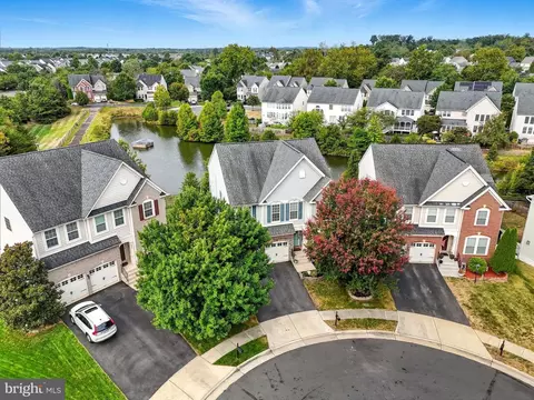 View/Area - 8798 Dancer Ct, Gainesville, VA 20155 photo 2 of 6