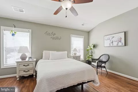 Bedroom - 8798 Dancer Ct, Gainesville, VA 20155 photo 5 of 10