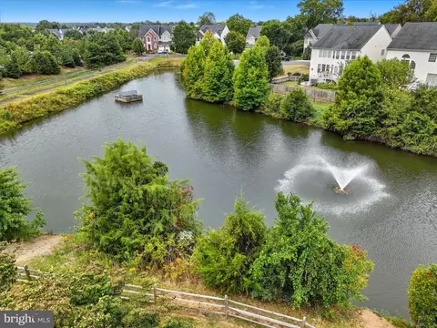 View/Area - 8798 Dancer Ct, Gainesville, VA 20155 photo 5 of 6
