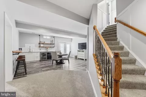 Entry Way - 8798 Dancer Ct, Gainesville, VA 20155 photo 20 of 20