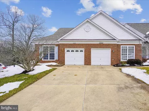 12241 Farmberry Ct, Woodbridge, VA 22192