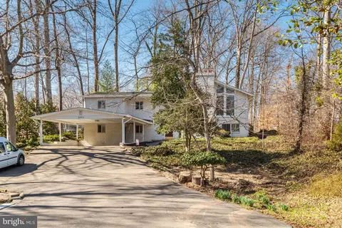 Exterior - 3202 Riverview Dr, Triangle, VA 22172 photo 2 of 8