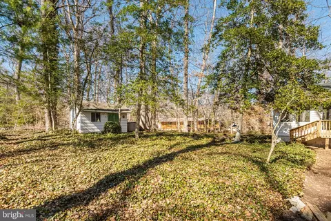 Exterior - 3202 Riverview Dr, Triangle, VA 22172 photo 7 of 8
