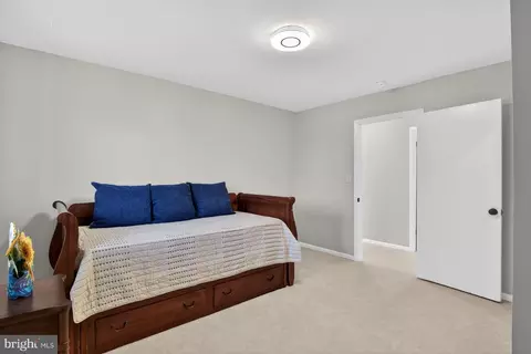 Bedroom - 3202 Riverview Dr, Triangle, VA 22172 photo 2 of 4