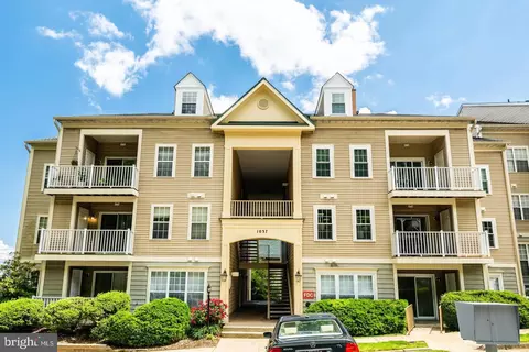 1037 Gardenview Loop #302, Woodbridge, VA 22191