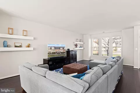 Living - 9092 Ribbon Falls Loop, Bristow, VA 20136 photo 1 of 1