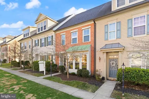 Exterior - 9092 Ribbon Falls Loop, Bristow, VA 20136 photo 2 of 13