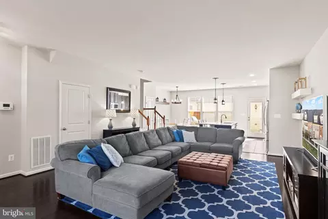 Entry Way - 9092 Ribbon Falls Loop, Bristow, VA 20136 photo 2 of 14