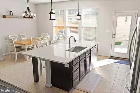 Kitchen - 9092 Ribbon Falls Loop, Bristow, VA 20136 photo 5 of 6