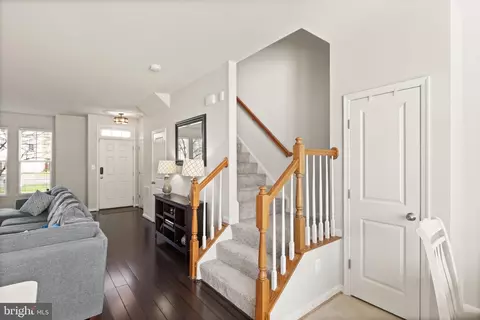 Entry Way - 9092 Ribbon Falls Loop, Bristow, VA 20136 photo 5 of 14