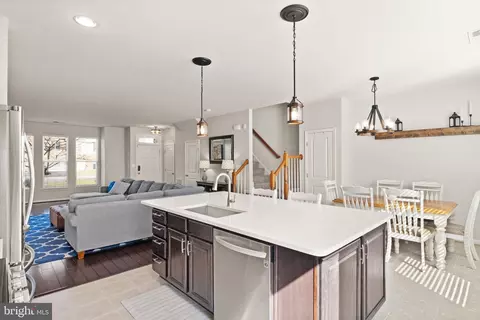Kitchen - 9092 Ribbon Falls Loop, Bristow, VA 20136 photo 3 of 6