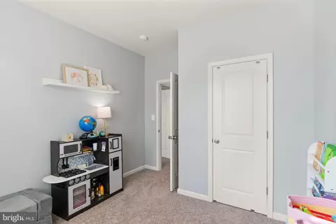 Entry Way - 9092 Ribbon Falls Loop, Bristow, VA 20136 photo 9 of 14