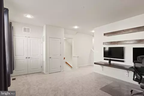 Entry Way - 9092 Ribbon Falls Loop, Bristow, VA 20136 photo 8 of 14