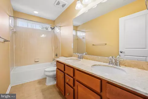 Bath - 4463 Weejun Loop, Woodbridge, VA 22192 photo 2 of 2