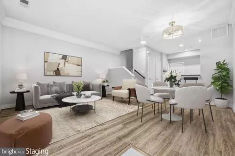 Living - 4110 Potomac Highlands Cir, Triangle, VA 22172 photo 2 of 5