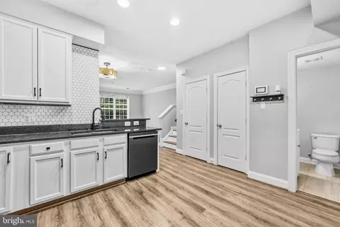 Entry Way - 4110 Potomac Highlands Cir, Triangle, VA 22172 photo 1 of 2