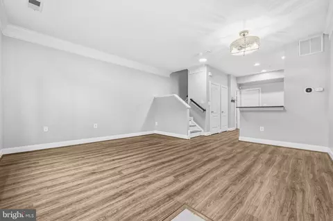 Living - 4110 Potomac Highlands Cir, Triangle, VA 22172 photo 3 of 5