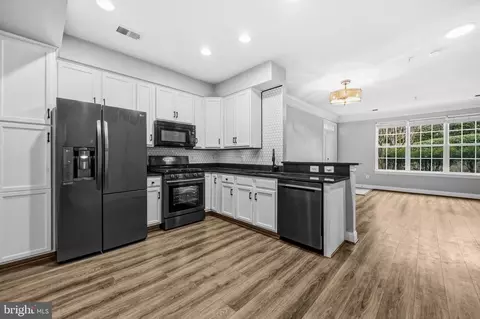 Kitchen - 4110 Potomac Highlands Cir, Triangle, VA 22172 photo 1 of 4