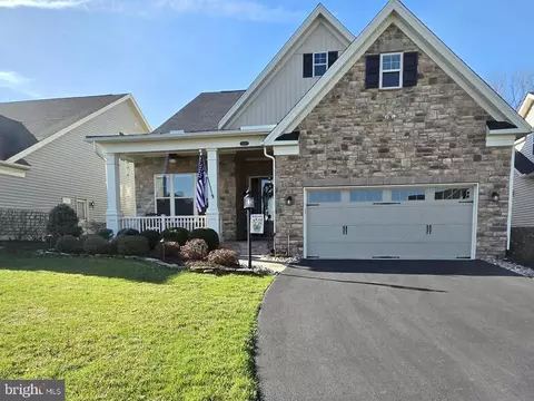 6198 Chancellorsville Dr, Gainesville, VA 20155