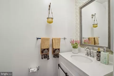 Bath - 7706 Cedar Branch Dr, Gainesville, VA 20155 photo 1 of 3