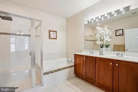 Bath - 7706 Cedar Branch Dr, Gainesville, VA 20155 photo 2 of 3