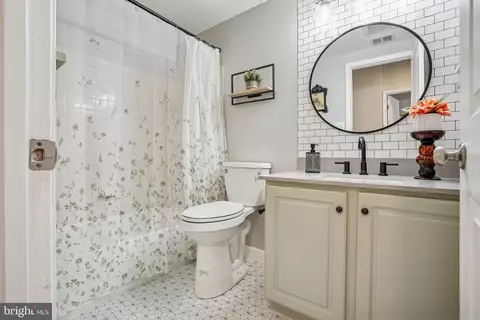 Bath - 7706 Cedar Branch Dr, Gainesville, VA 20155 photo 3 of 3