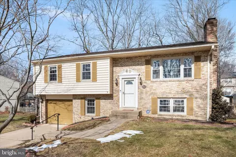 2912 Woodburn Ct, Woodbridge, VA 22192