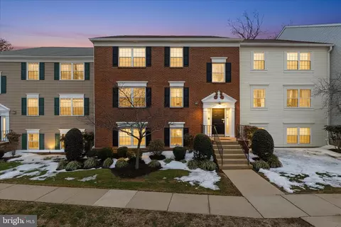 12161 Chaucer Ln #12161, Woodbridge, VA 22192