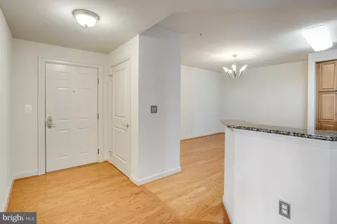 Entry Way - 485 Harbor Side St #813, Woodbridge, VA 22191 photo 3 of 4
