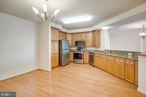 Kitchen - 485 Harbor Side St #813, Woodbridge, VA 22191 photo 1 of 3